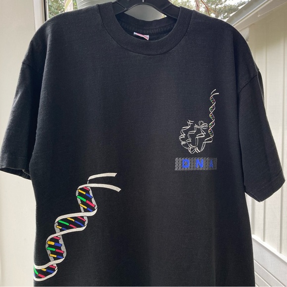 Vintage 90s DNA Single Stitch Wrap Around Fruit of the Loom Tee - Picture 1 of 8